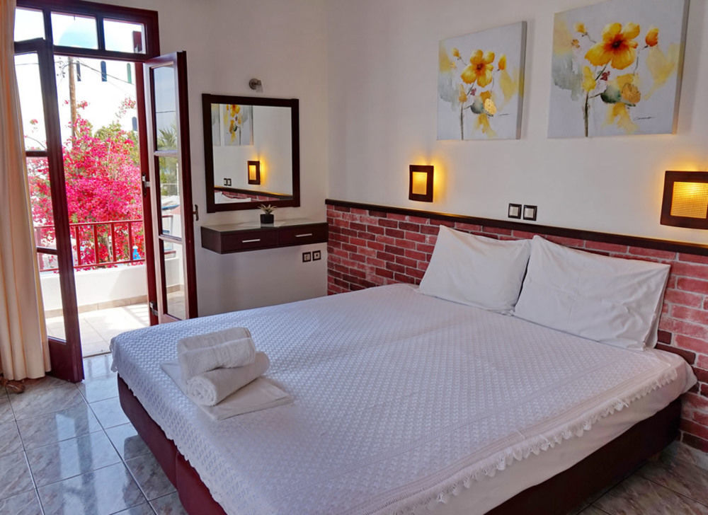 Saronis Agistri - Adults Only 3* Skála